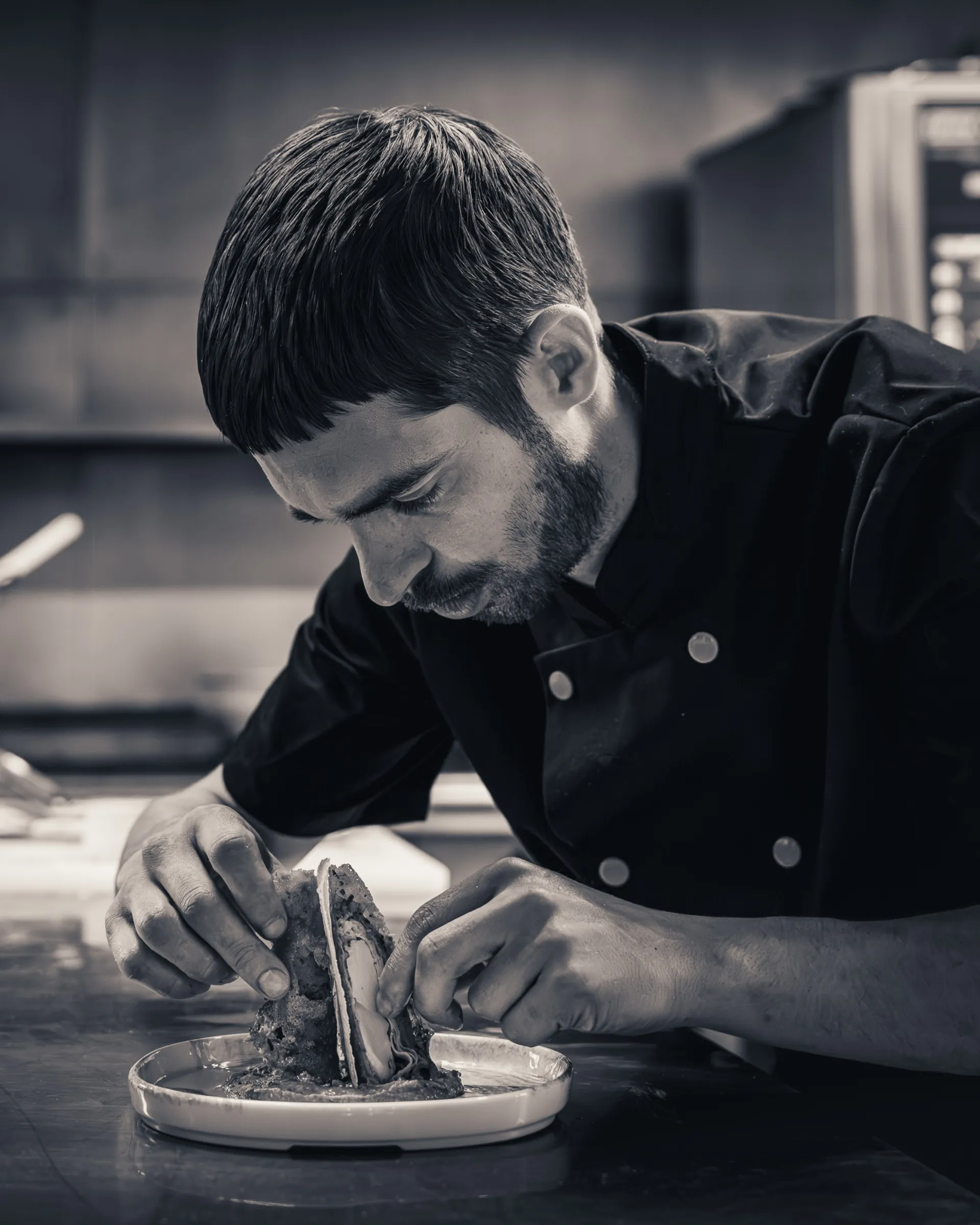 Chef au dressage en noir et blanc